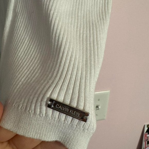 Calvin Klein Soft, Stretchy, and Fitted White Scallop Collar Ribbed Blouse 🤍 - Picture 3 of 4